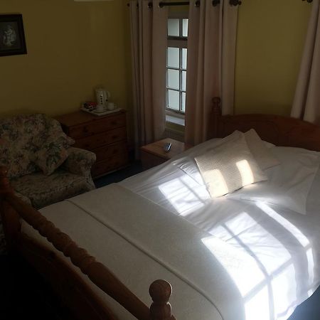 The Winchfield Inn Extérieur photo