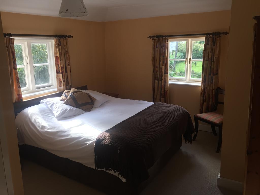The Winchfield Inn Extérieur photo