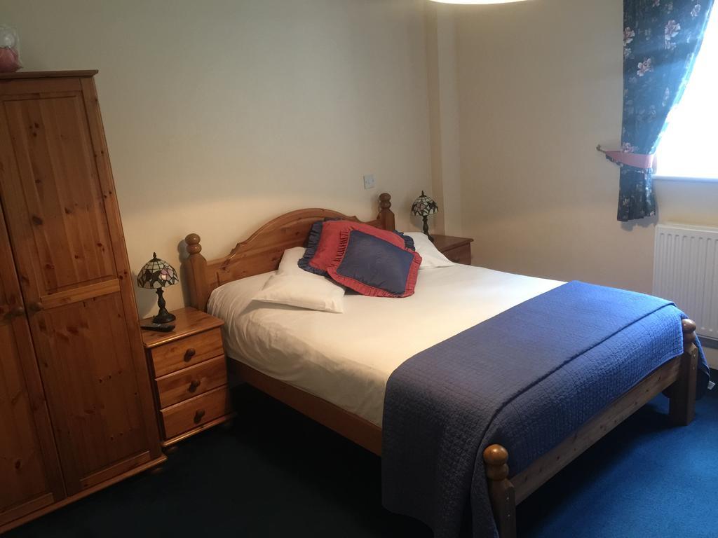 The Winchfield Inn Extérieur photo