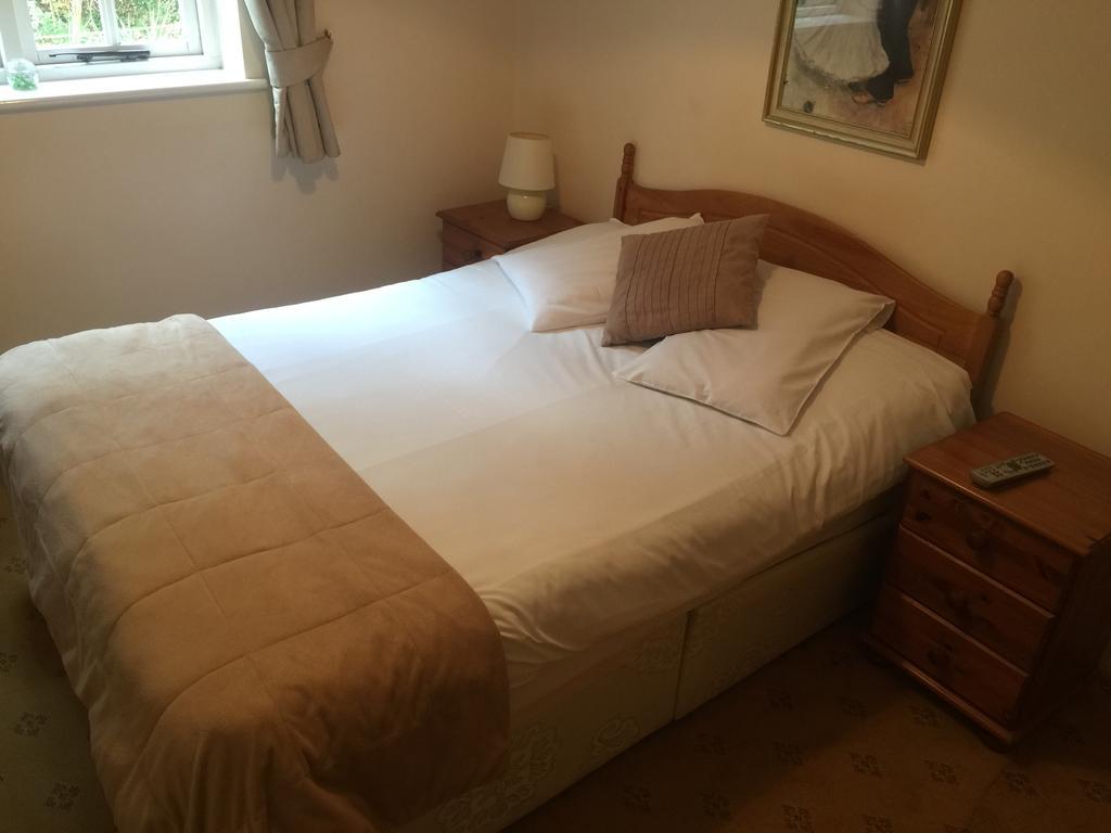 The Winchfield Inn Extérieur photo
